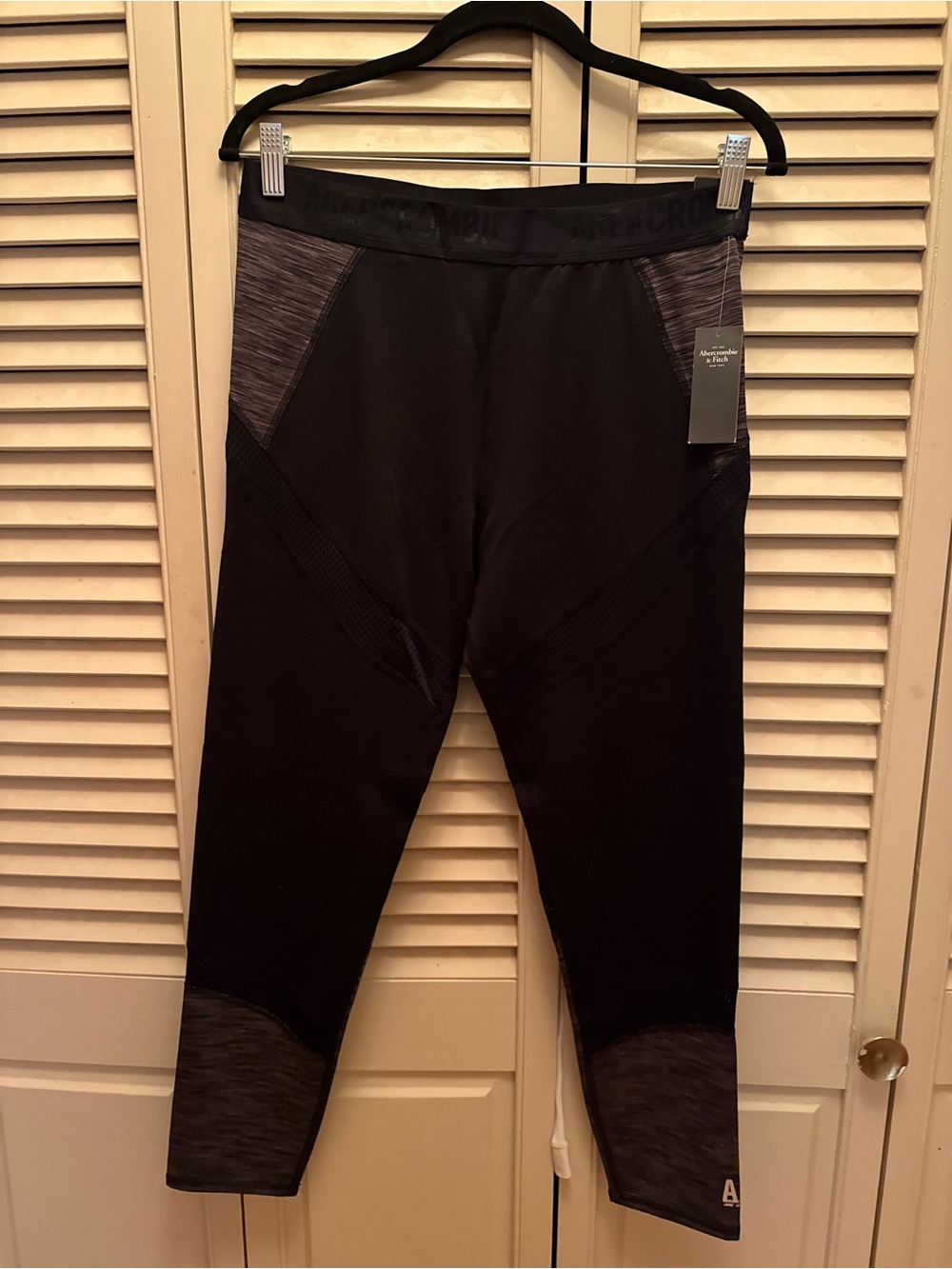 Abercrombie & Fitch Black and Charcoal Athletic Leggings